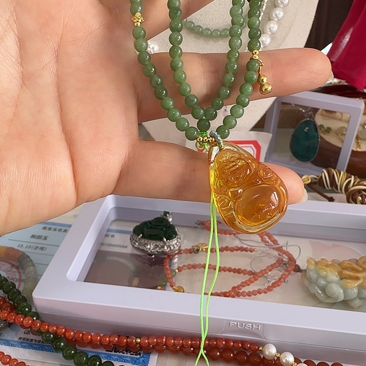 和田玉（碧玉）未镶嵌颈饰4苹果绿抽拉式带佛公天然结构