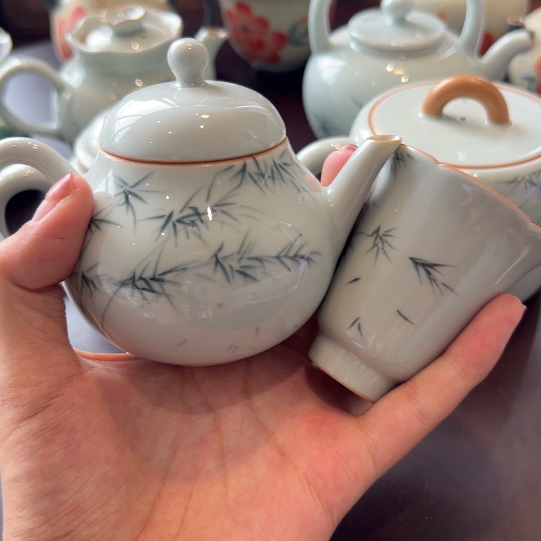 茶具等产品的生产和销售为一体而闻名