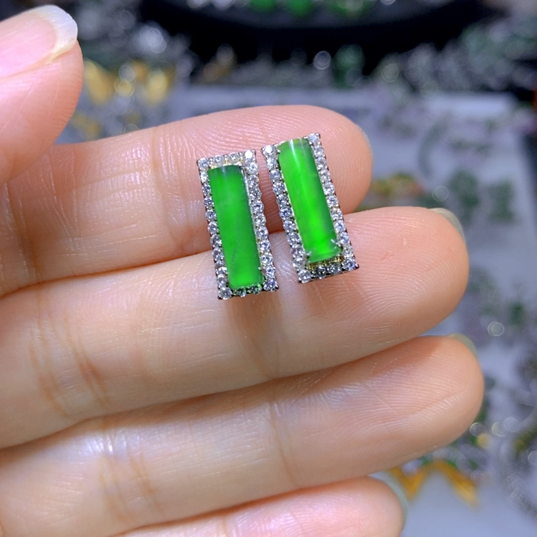 翡翠颈饰银S925镶嵌天然翡翠