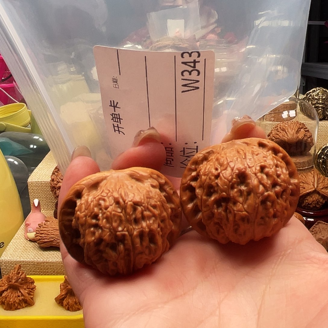 八***吊坠文玩核桃红蛇的故事是一个人的故事吗