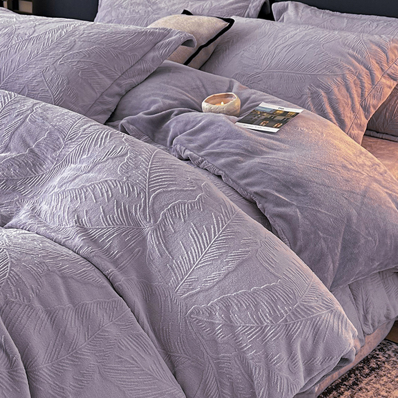 水星高端适用家纺紫色雕花牛奶绒冬季床上四件套轻奢高级感珊瑚绒