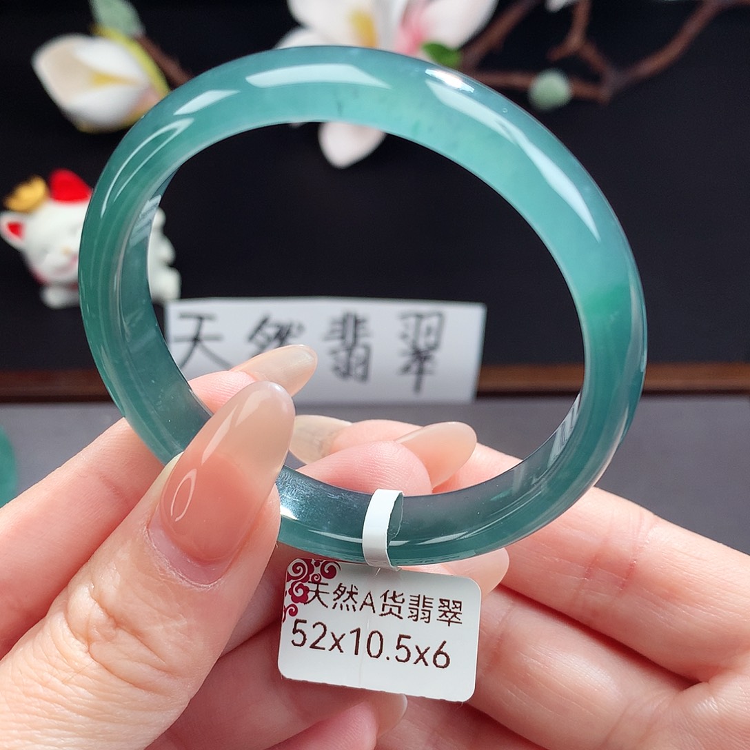 翡翠手镯（圆镯）未镶嵌