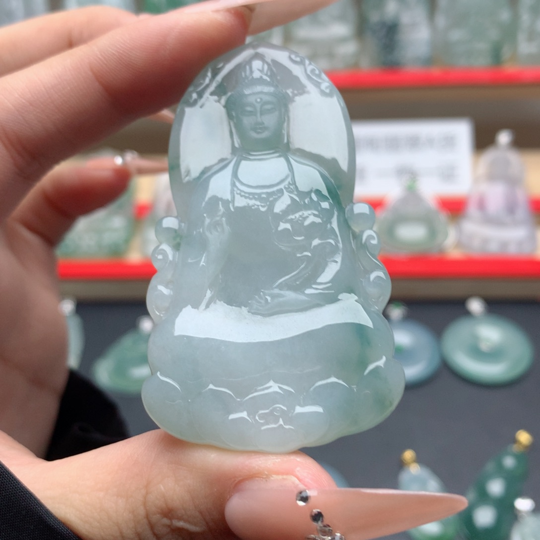 翡翠未镶嵌颈饰素衣观音