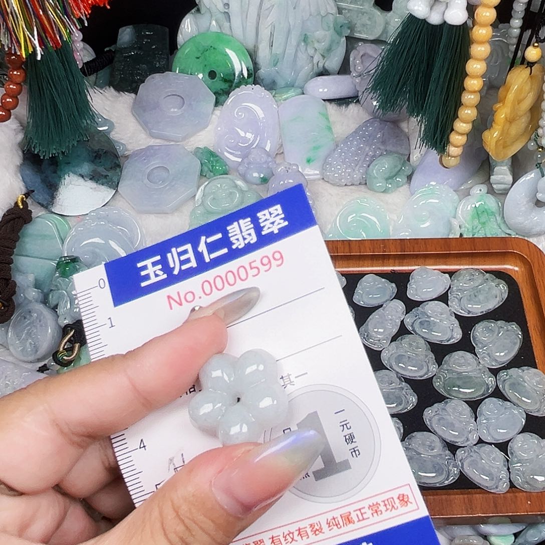 翡翠未镶嵌颈饰211