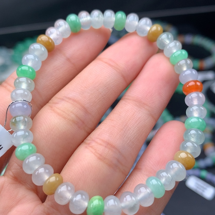 翡翠手镯未镶嵌卡