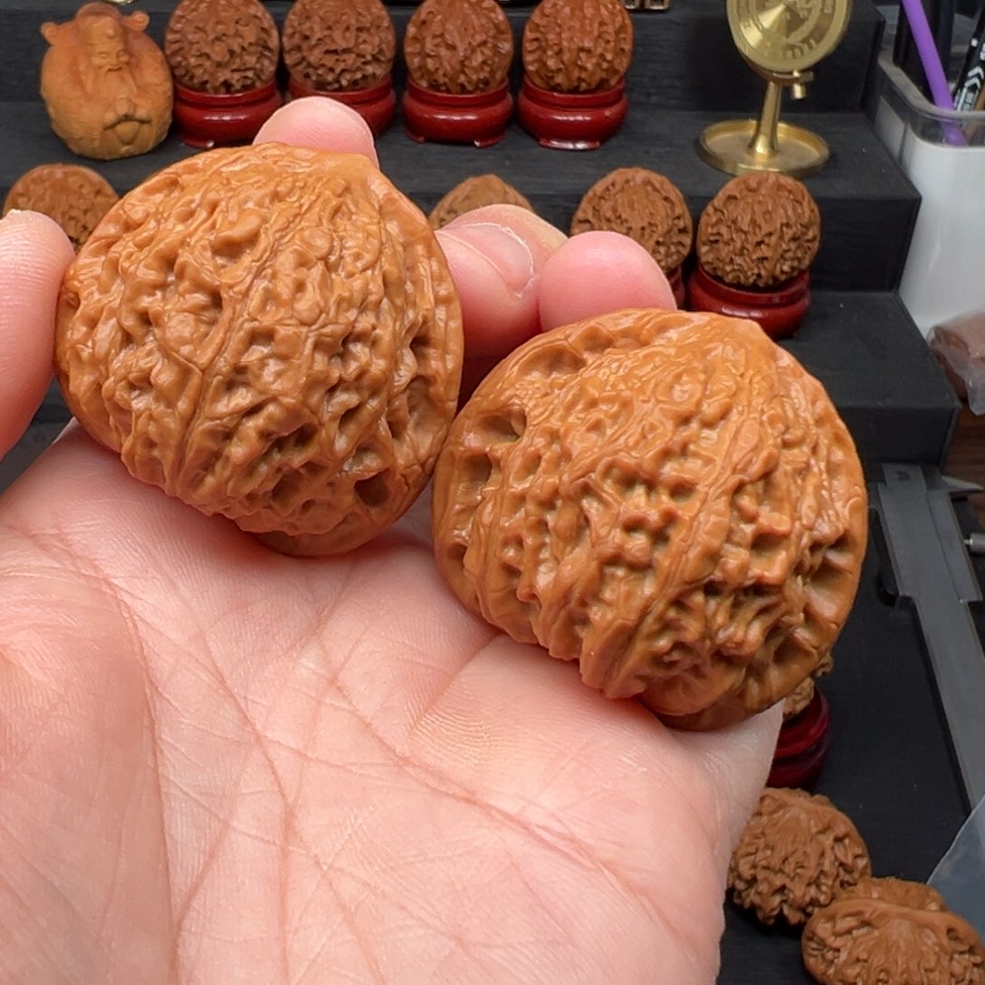 文玩核桃吊坠40全品金牛