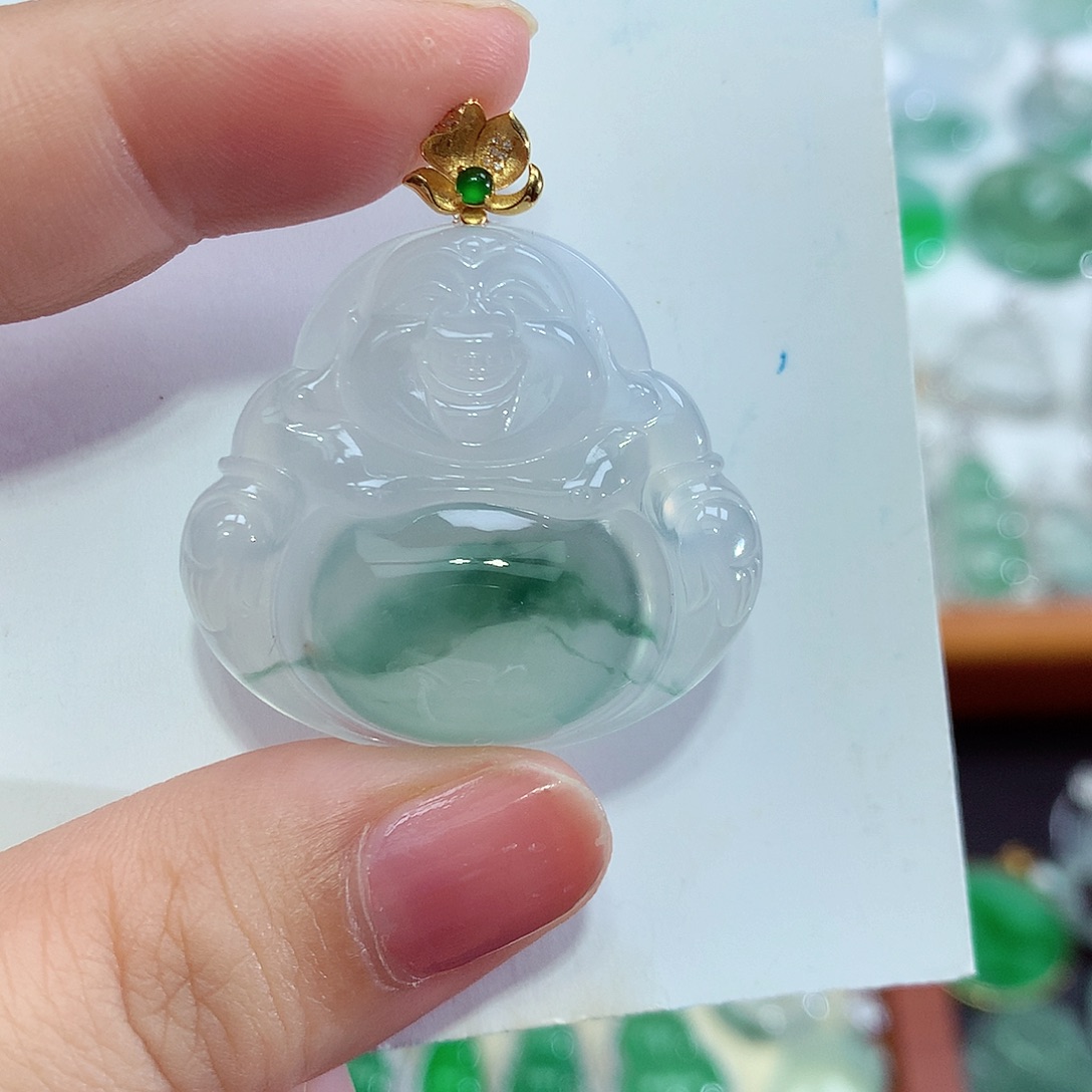 颈饰18K金镶嵌翡翠佛
