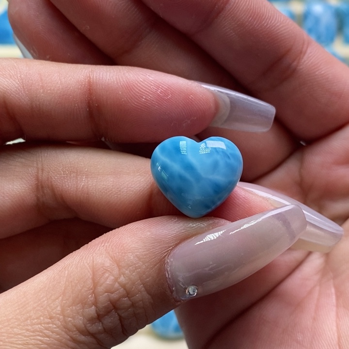 八***奏针钠钙石（海纹石）未镶嵌颈饰