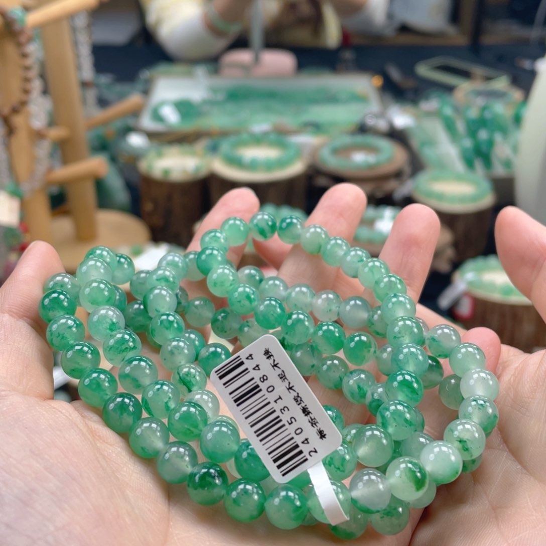 石英质玉颈饰未镶嵌饭*