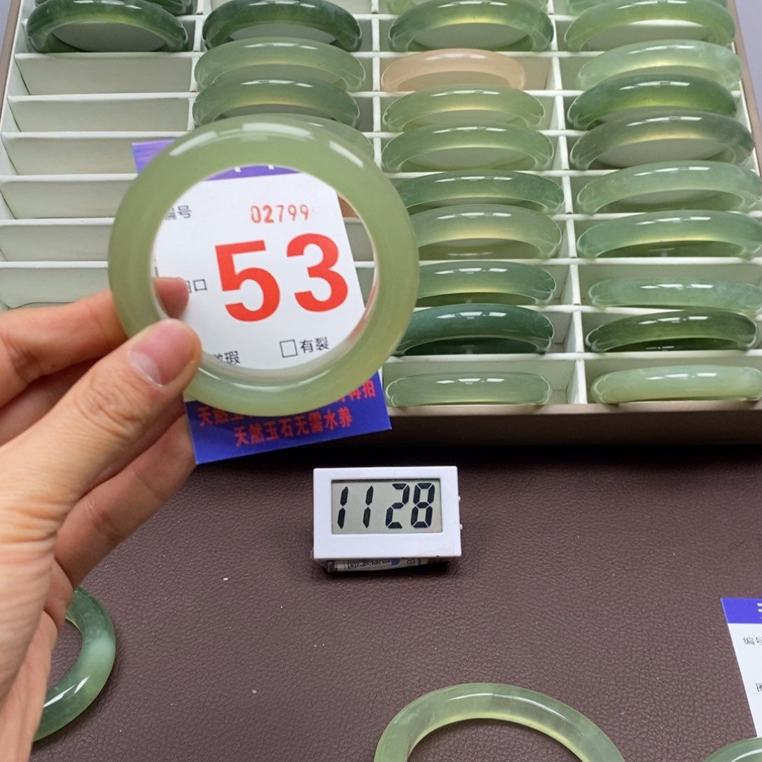 未镶嵌蛇纹石玉手镯