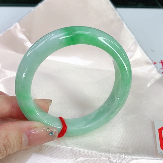 翡翠手镯未镶嵌天然翡翠A货052