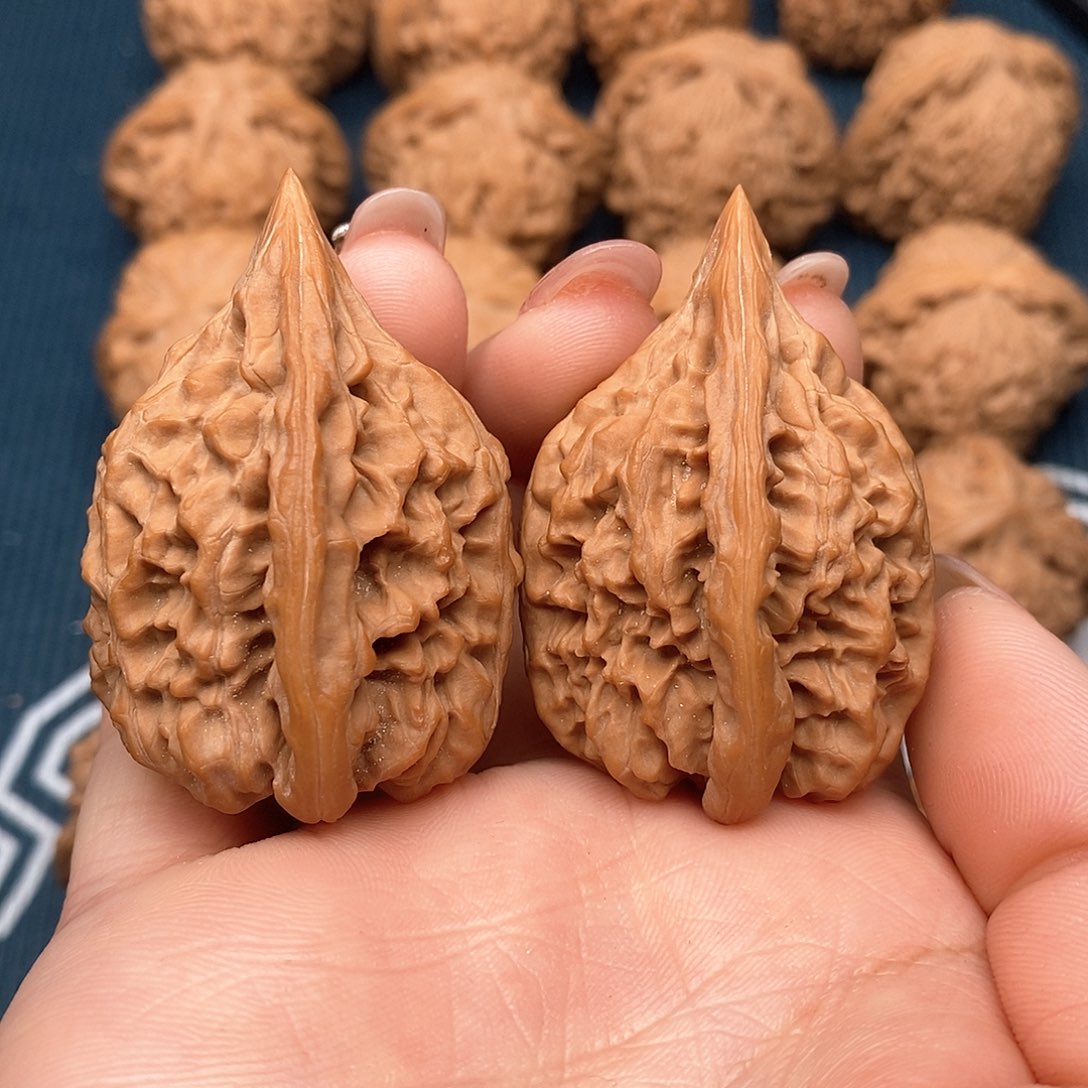 文玩核桃吊坠?****红婴枪35