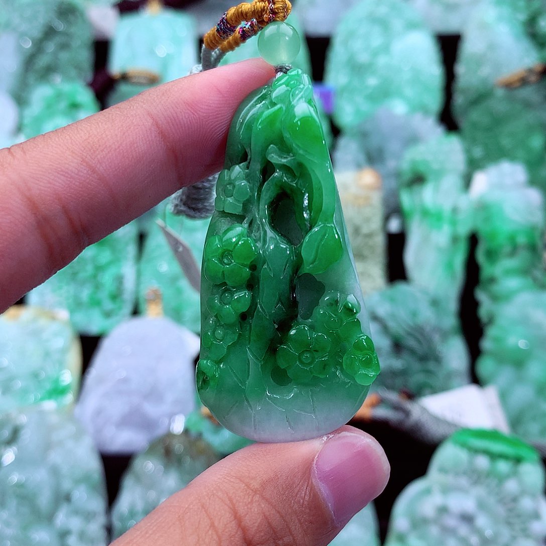 吊坠(不含链)未镶嵌翡翠