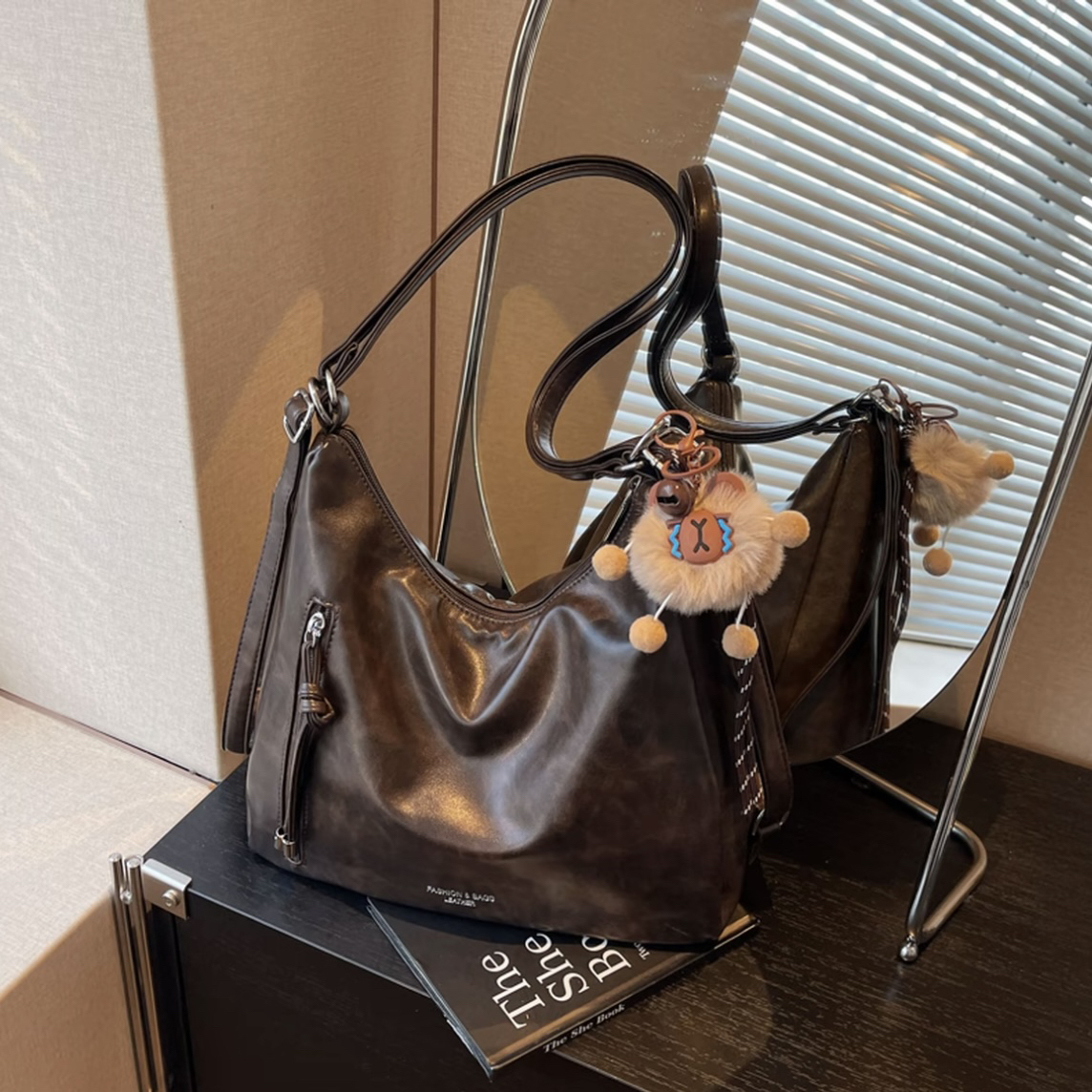 秋冬新款通勤包复古大容量多功能双肩托特包包设计款大学生