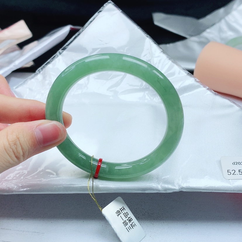 【闪购商品】翡翠手镯（圆镯）未镶嵌天然缅甸a货手镯52+