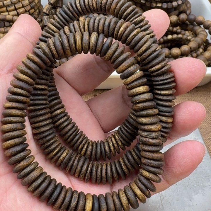 石***美沉香手串张勺子手串32克加