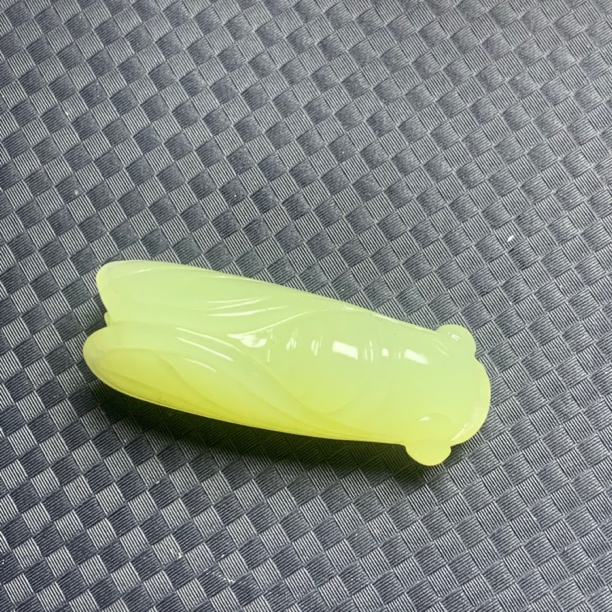 和田玉黄口料一鸣惊人吊坠