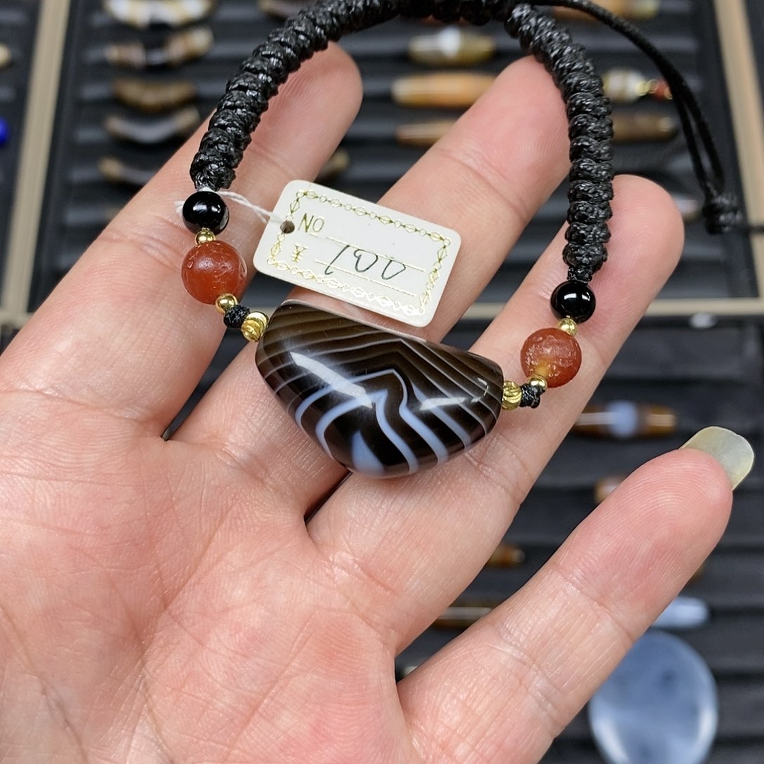 玛瑙/玉髓颈饰未镶嵌