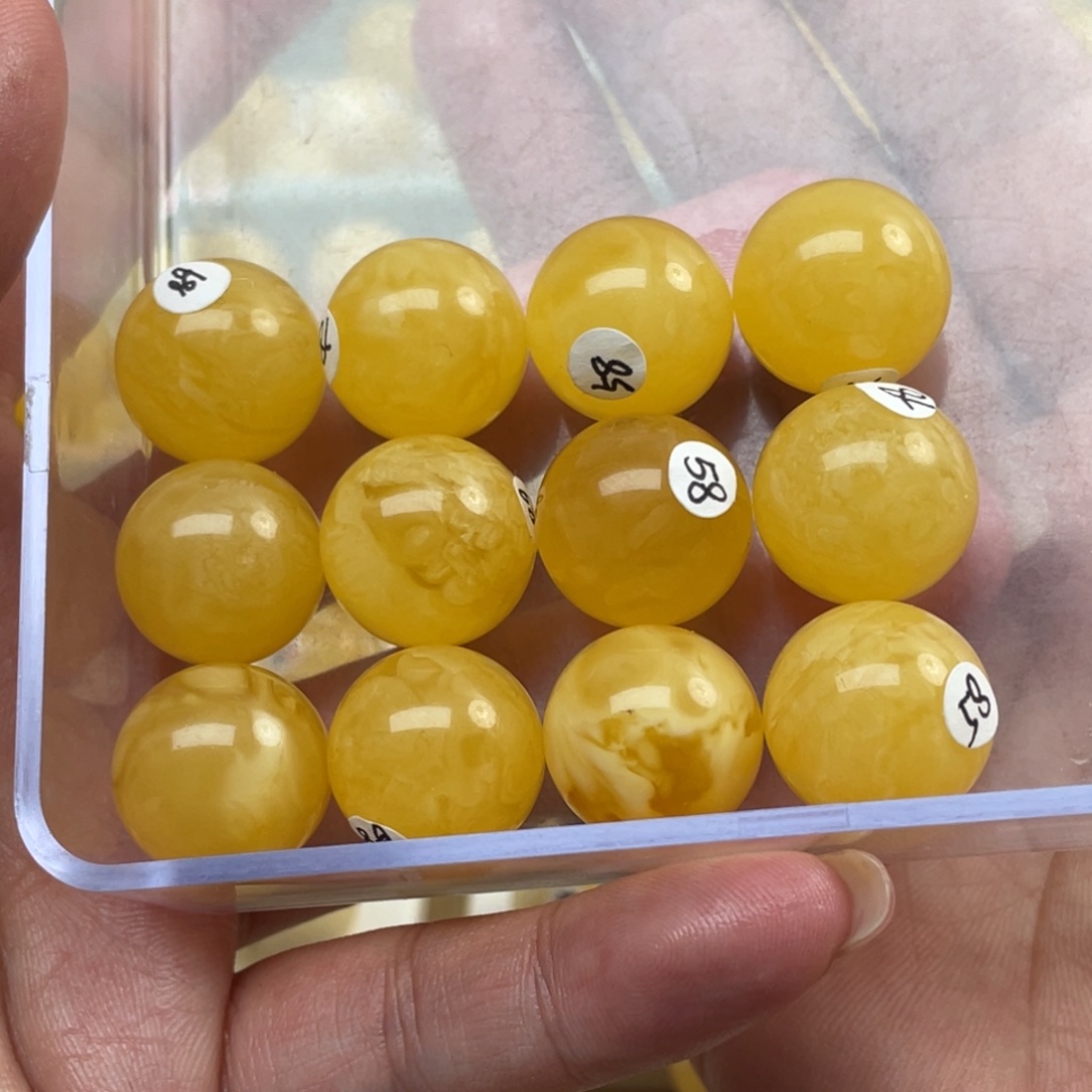 蜜蜡裸石未镶嵌平****?蜜蜡