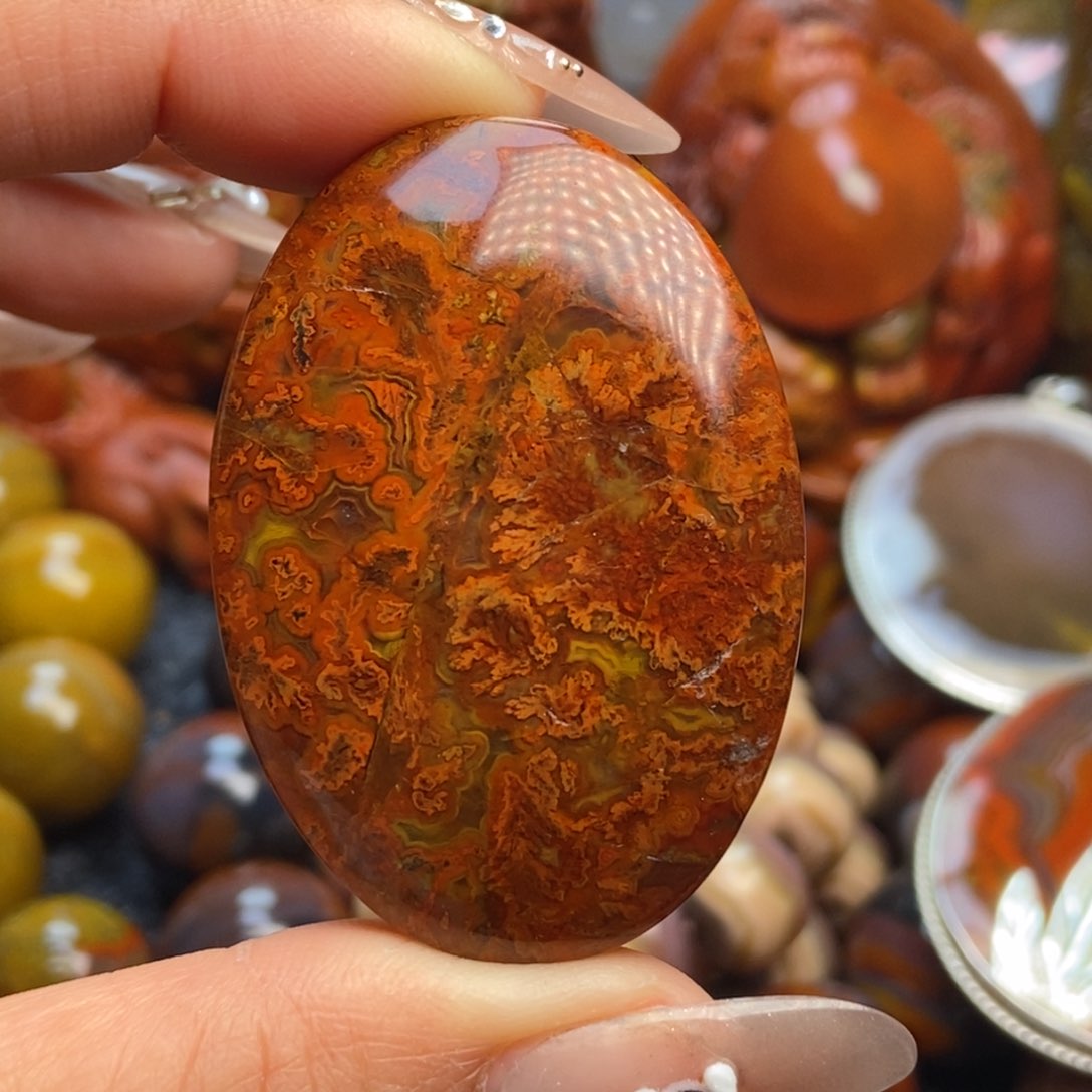 玛瑙/玉髓颈饰未镶嵌战国红