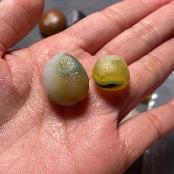 之***生玛瑙/玉髓未镶嵌珠宝奇石