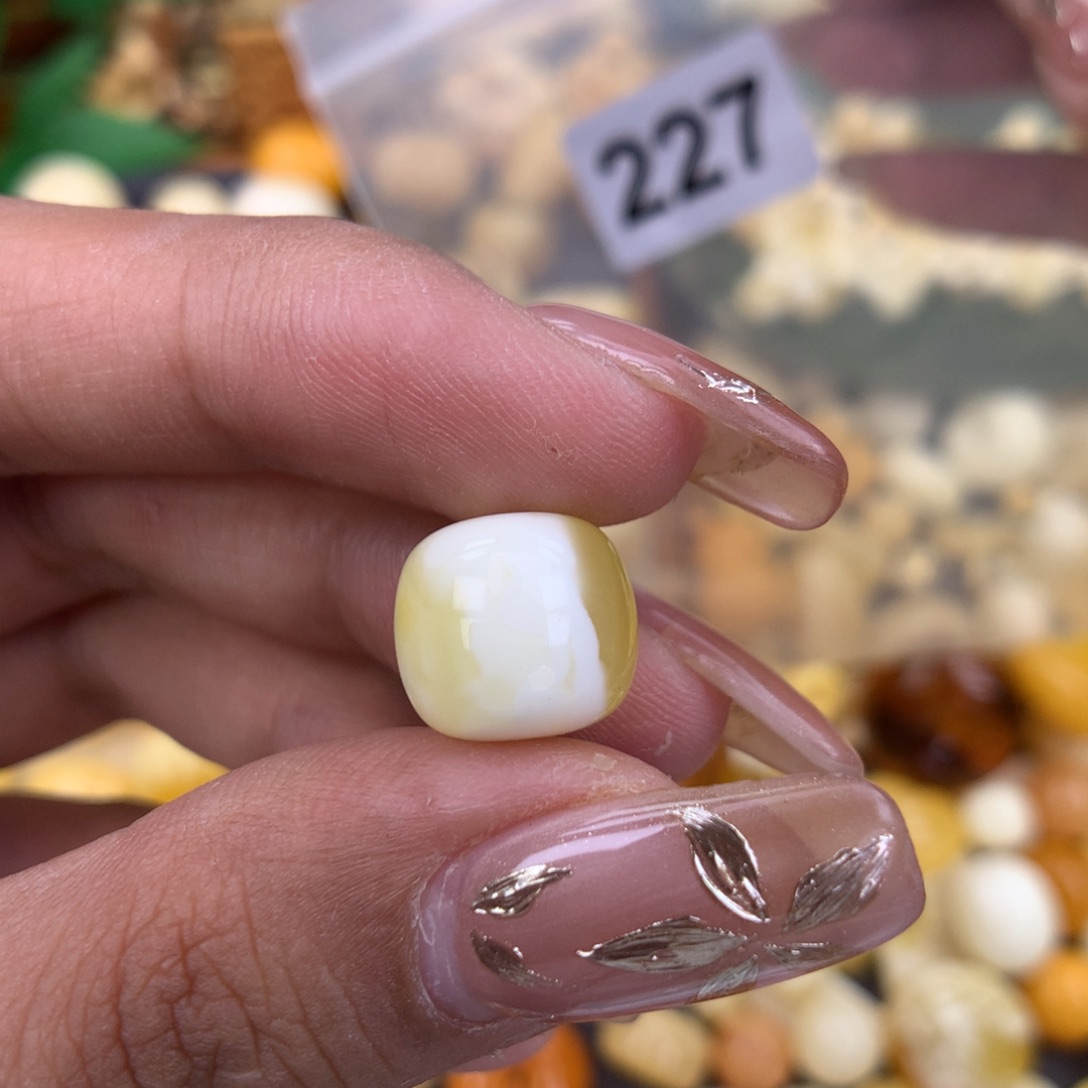 琥珀珠宝奇石未镶嵌12 一颗粉