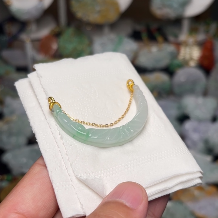 翡翠颈饰未镶嵌吊坠