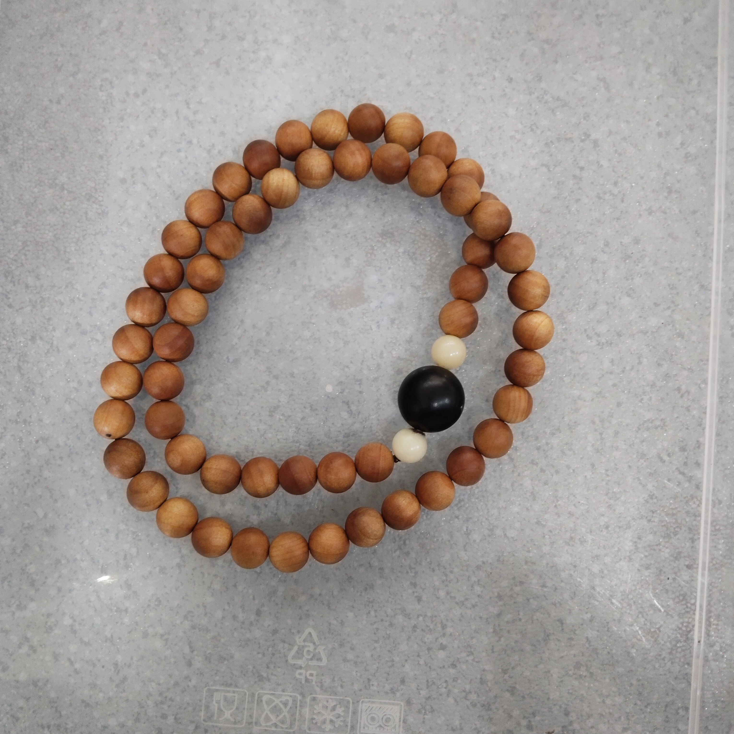 E322 崖柏圆珠1.2cm多圈手串