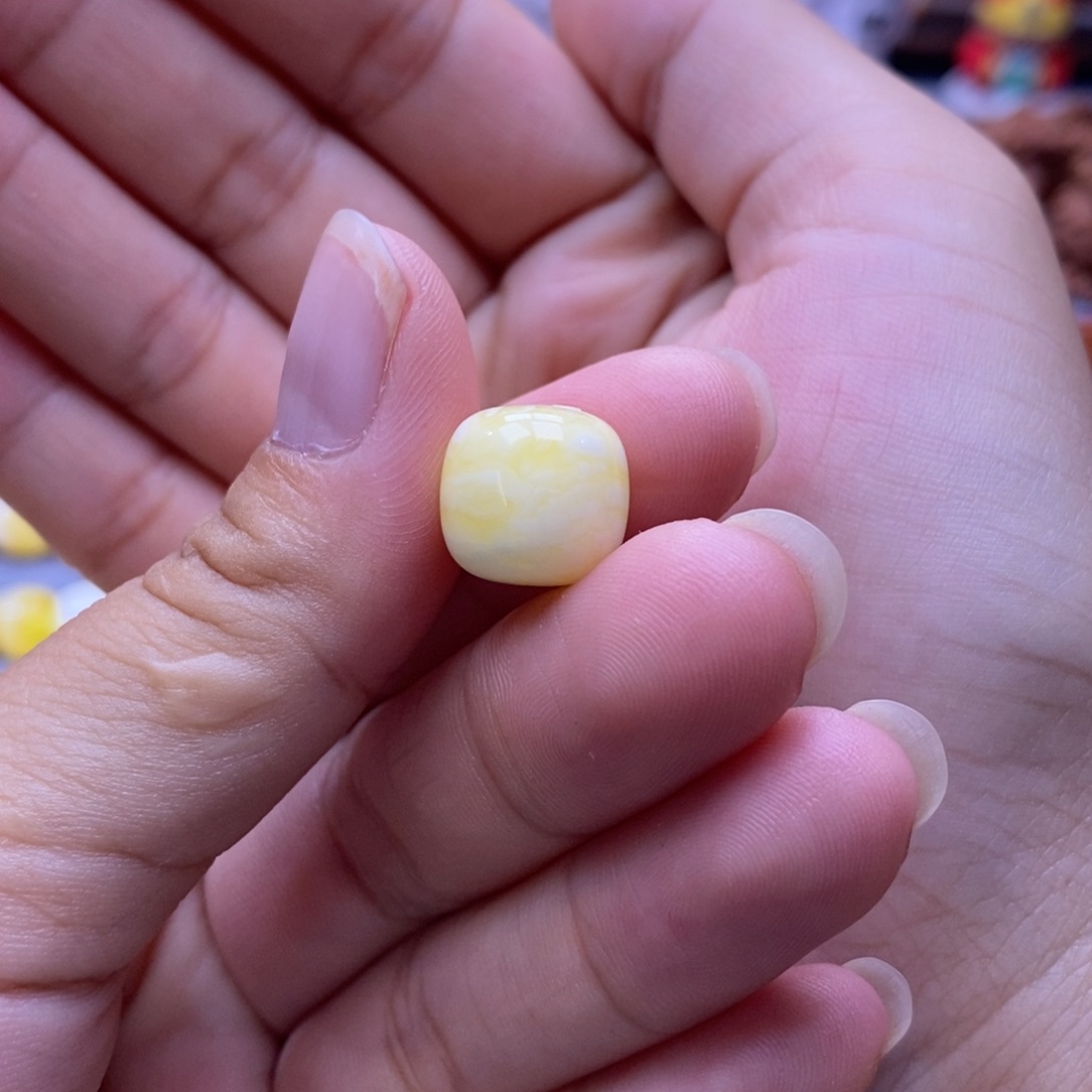 琥珀未镶嵌珠宝奇石12.6