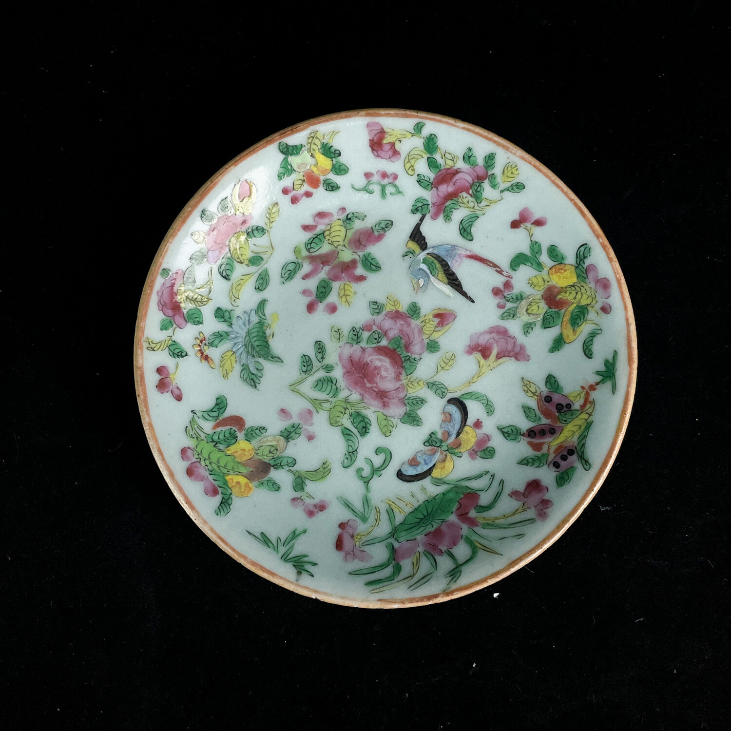 M25LZ000186 - 清道光青釉粉彩蝶恋花小盘