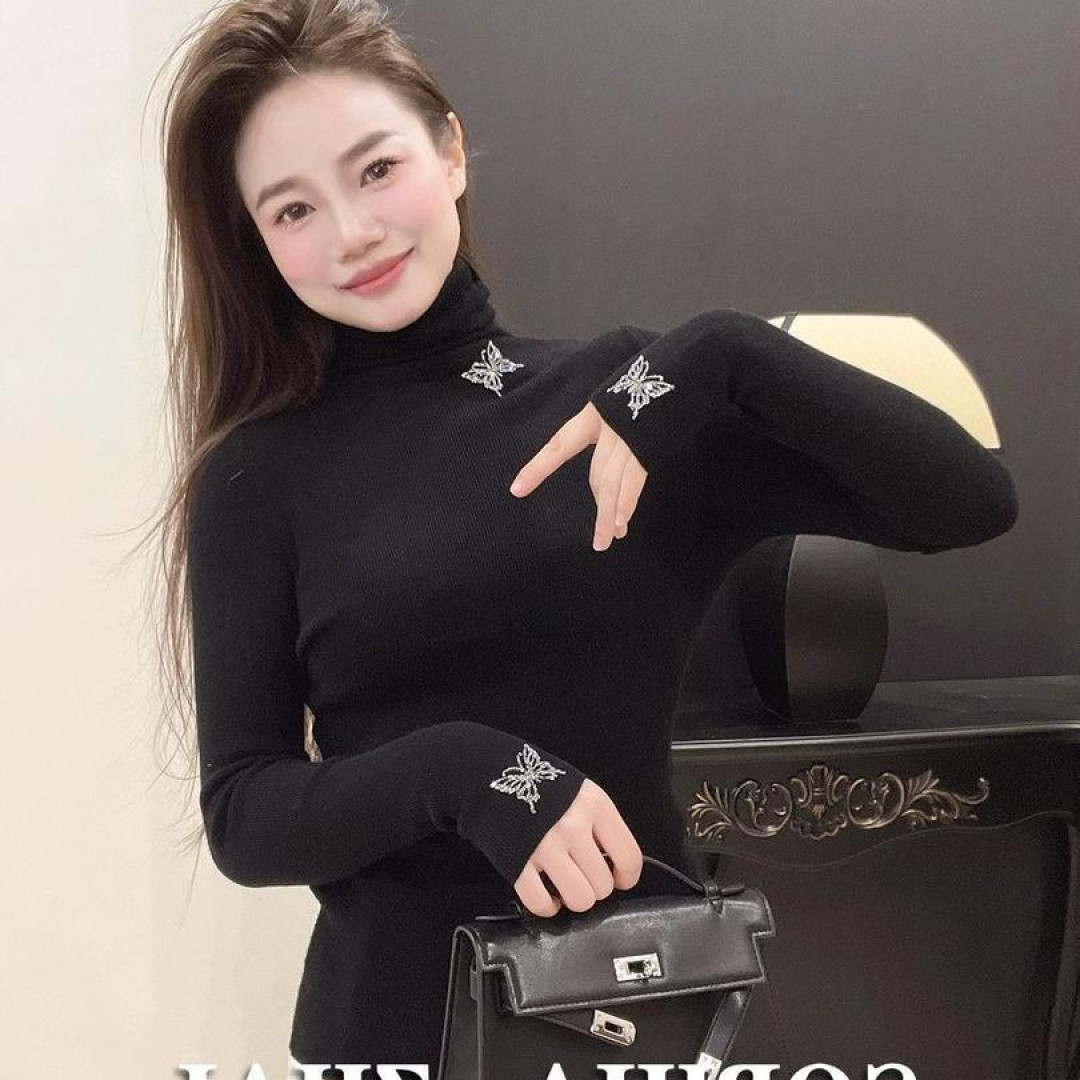 2025秋冬新款女装洋气减龄百搭显瘦时尚打底半高领长袖针织上衣