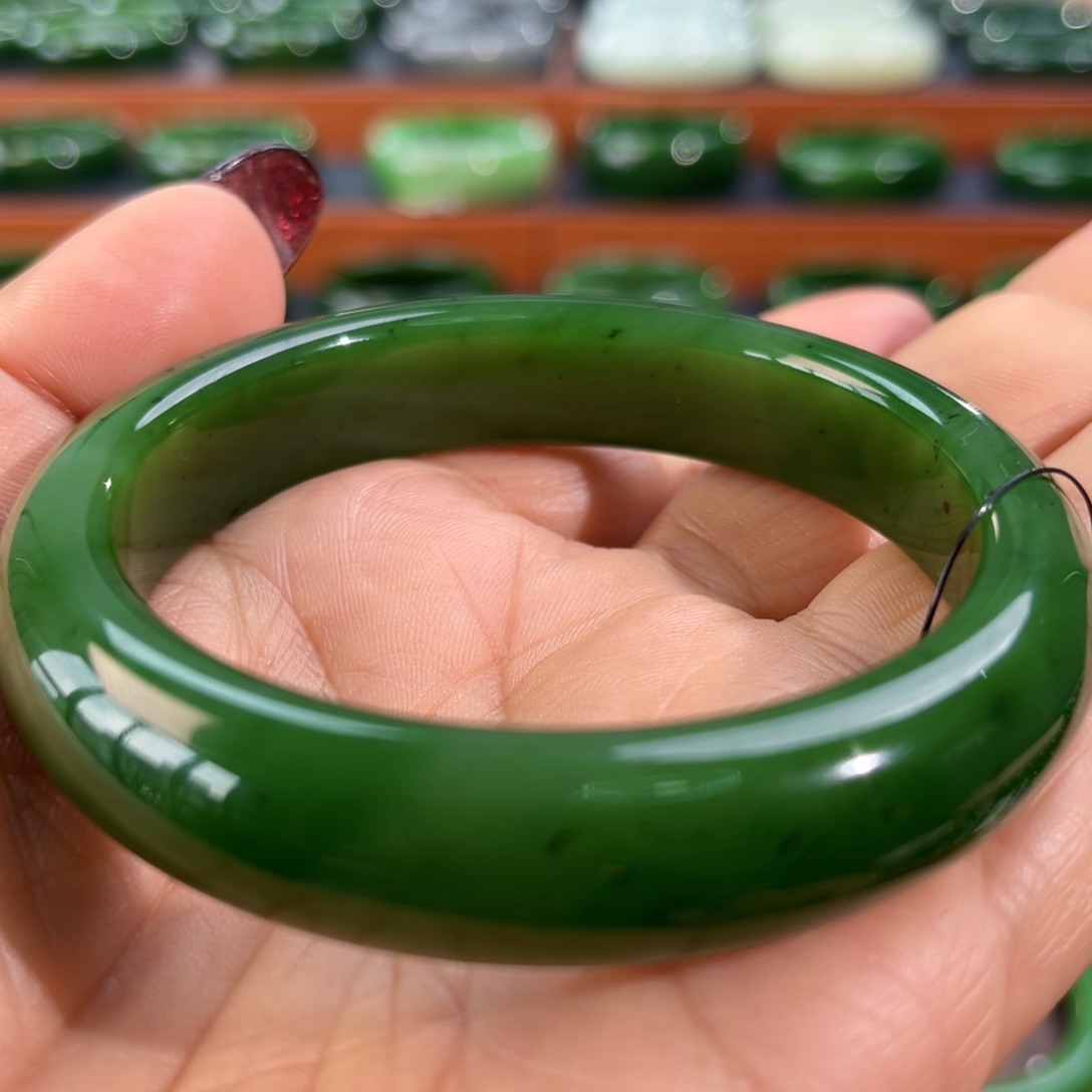 未镶嵌手镯和田玉（碧玉）