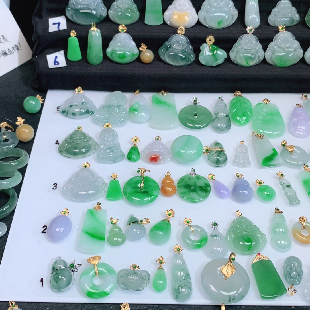 翡翠未镶嵌颈饰翡翠