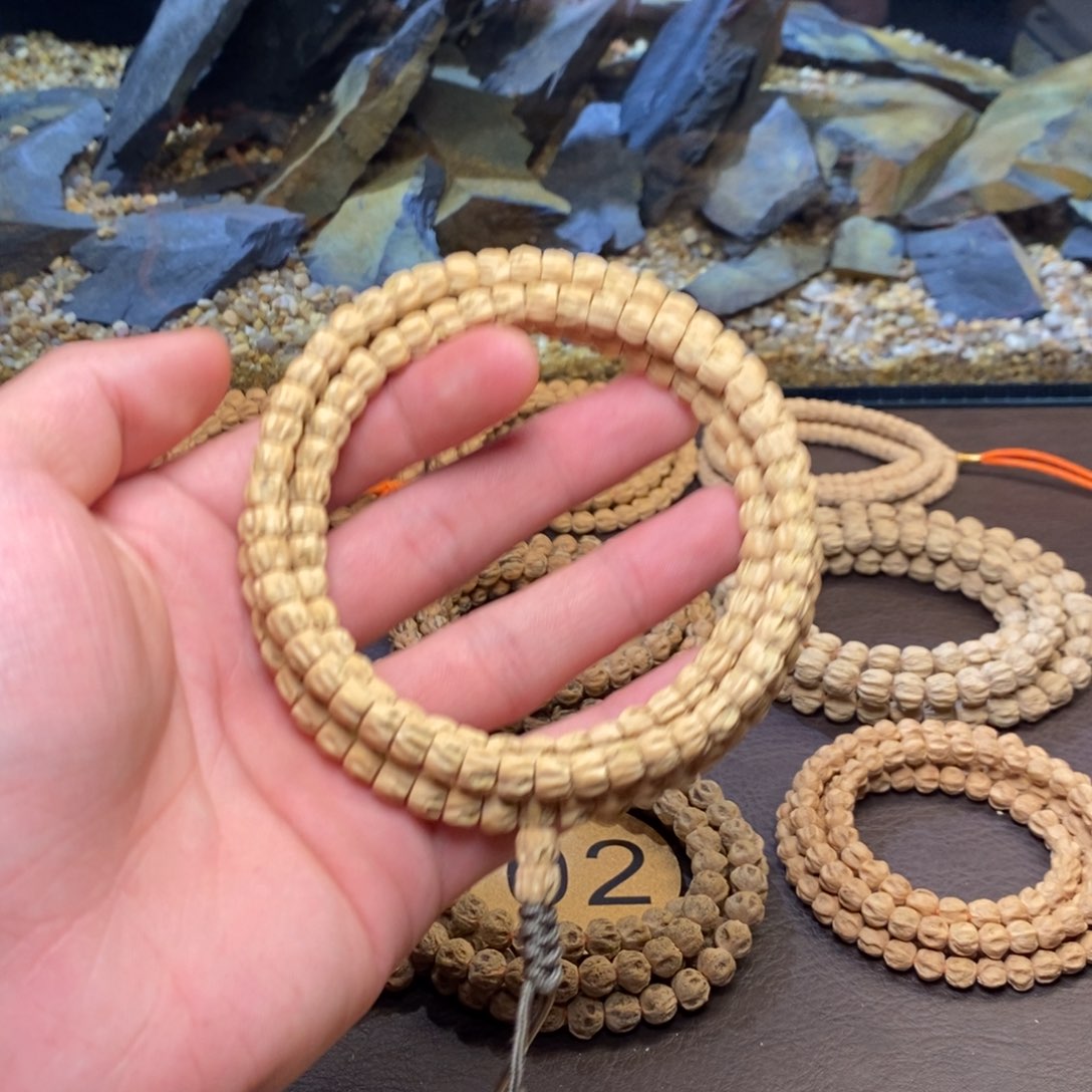 柏香籽/百香籽吊坠Y****?