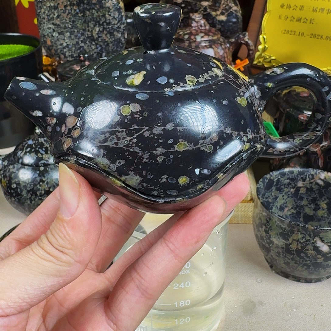 B***红梅花玉精品茶周边