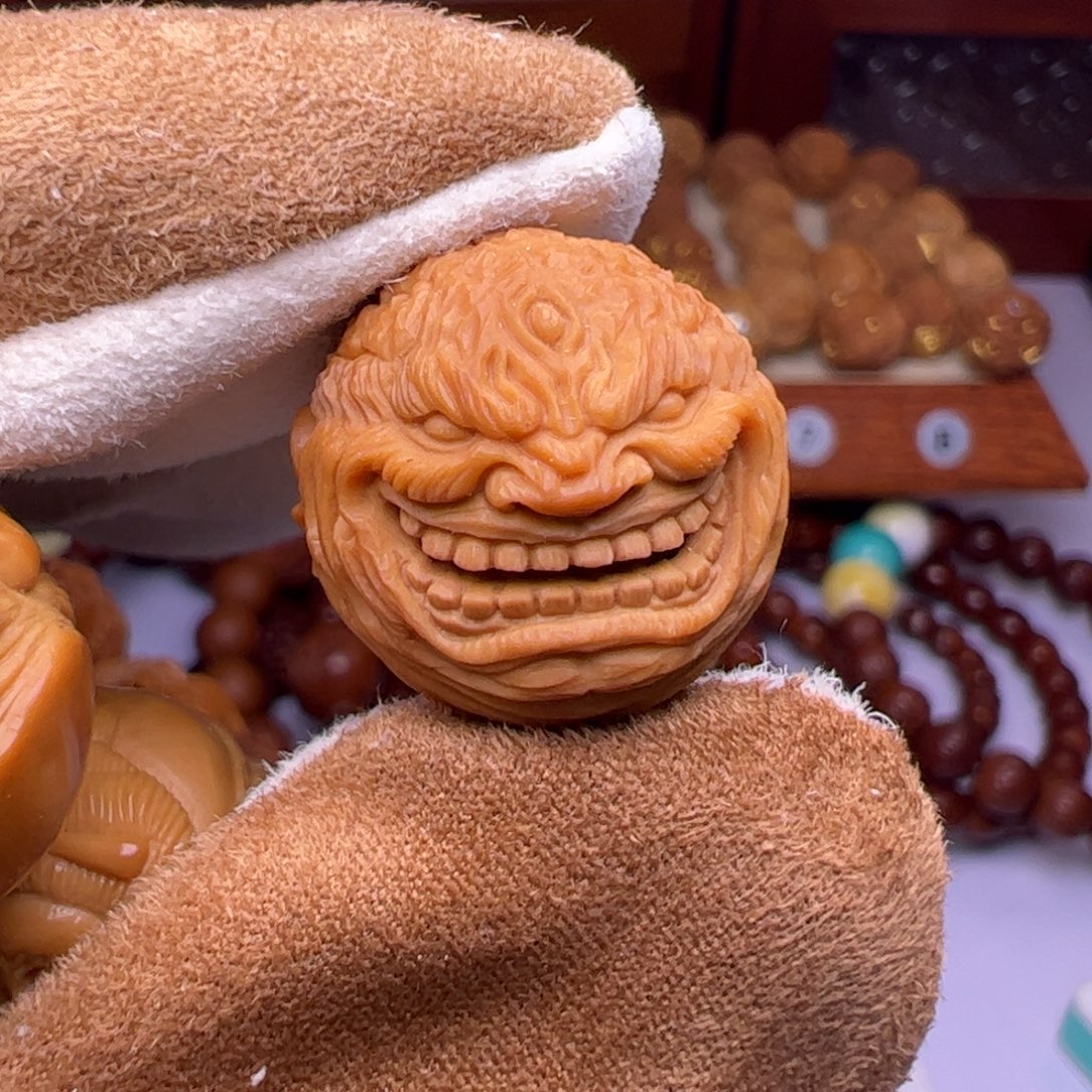 孫***.吊坠猴头核桃精修大牙大尺寸福利