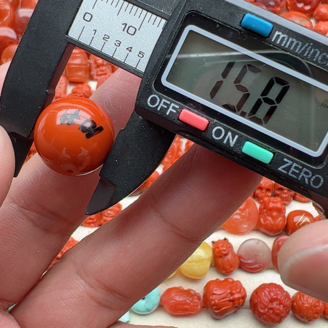 南红玛瑙配饰未镶嵌