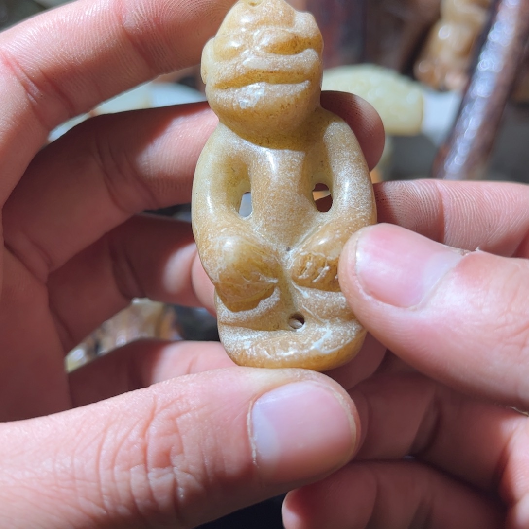 和田玉未镶嵌挂件