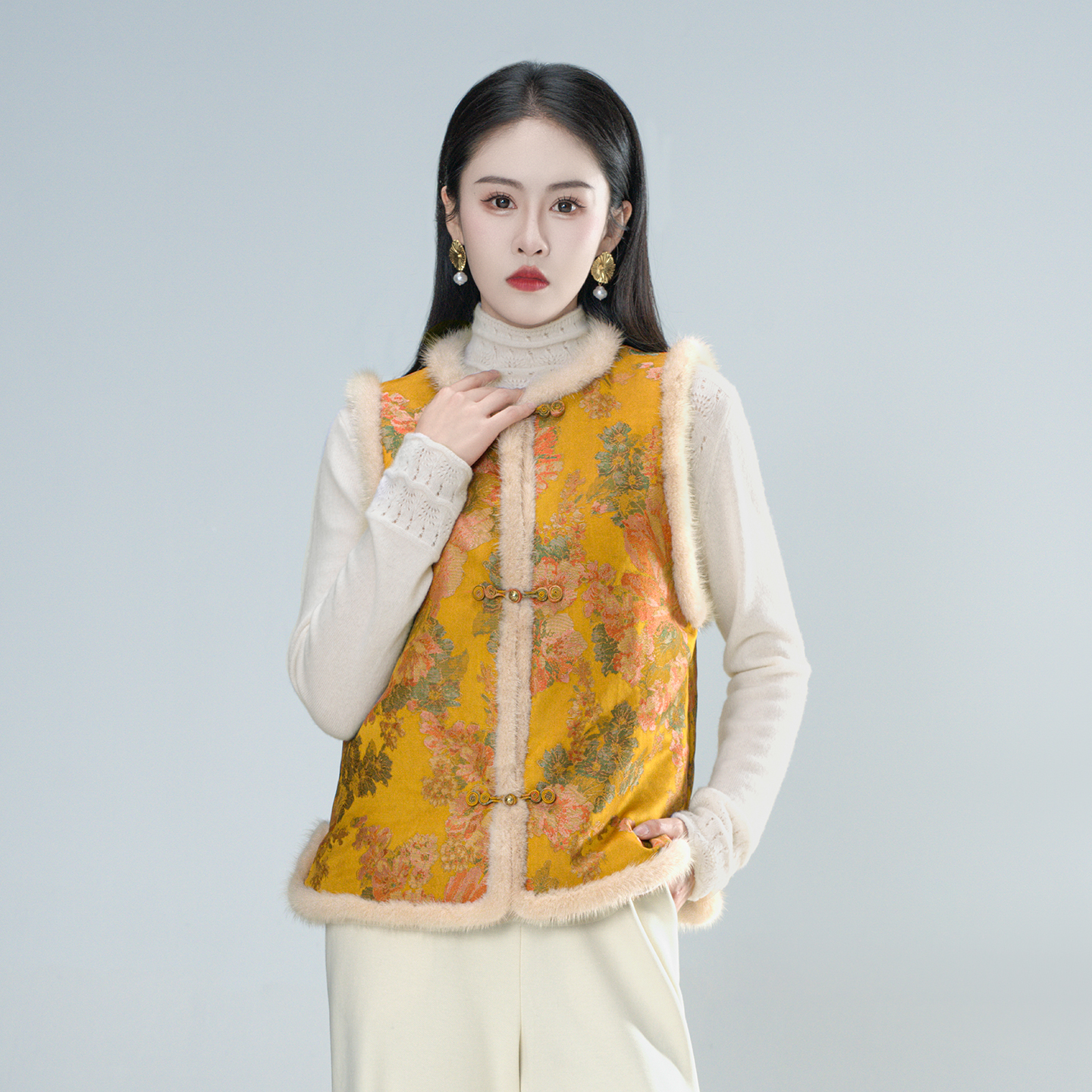 青娘子宋锦（秋釉）提花拼接水貂毛手工盘扣气质秋冬驼绒马甲61758