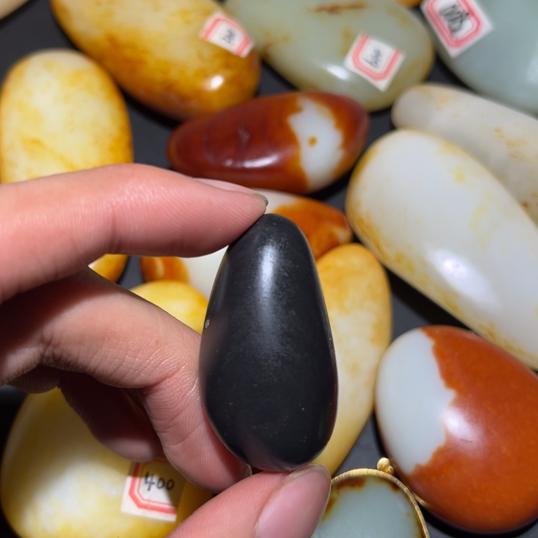 和田玉未镶嵌珠宝奇石