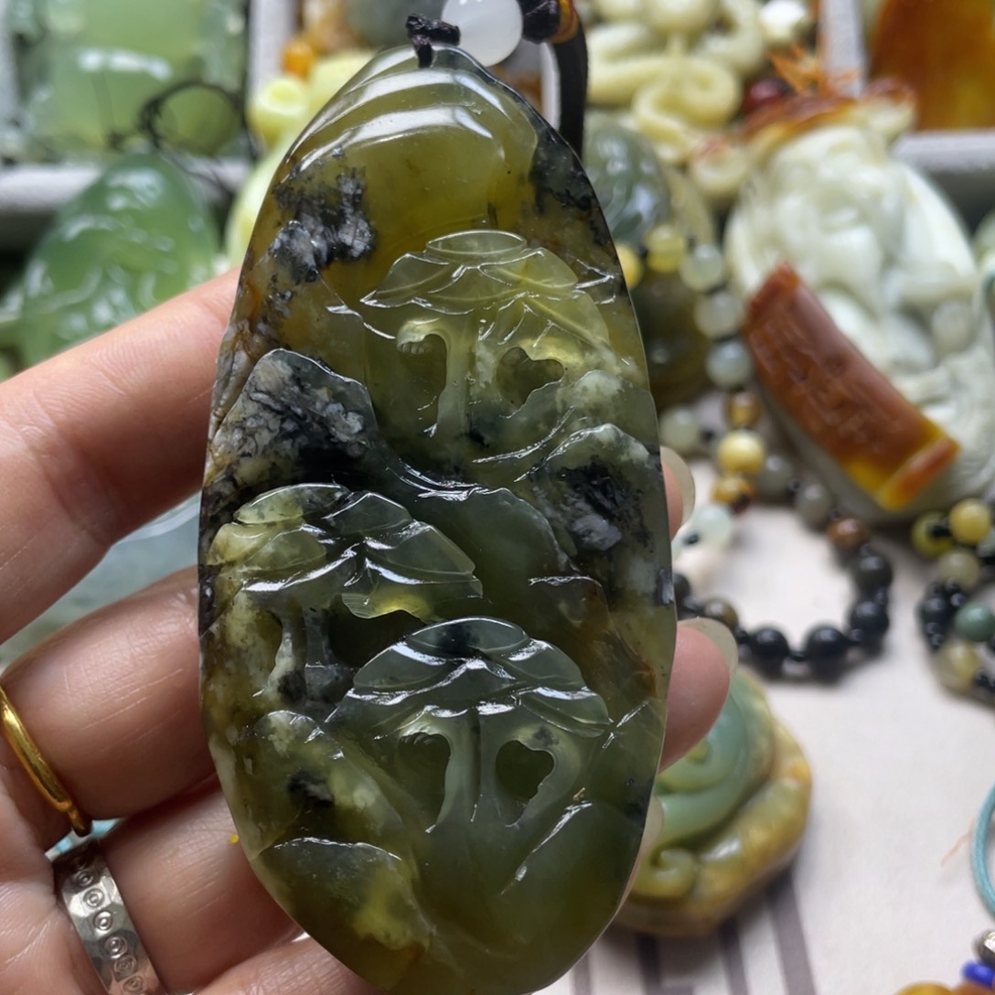 和田玉颈饰未镶嵌吊坠