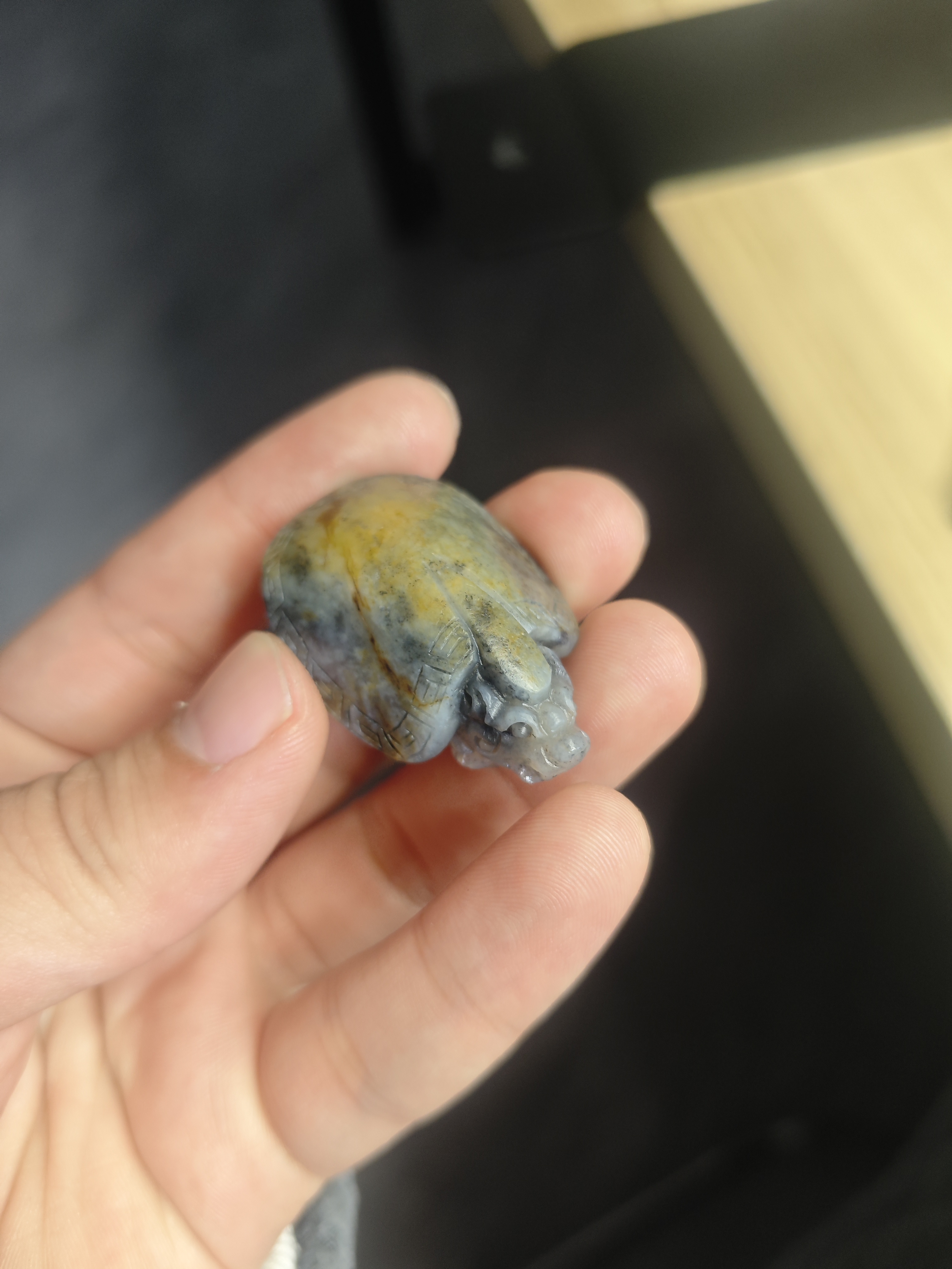 和田玉青花龙龟挂坠