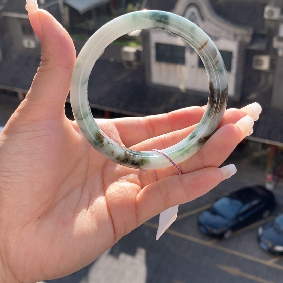翡翠手镯未镶嵌62圈口