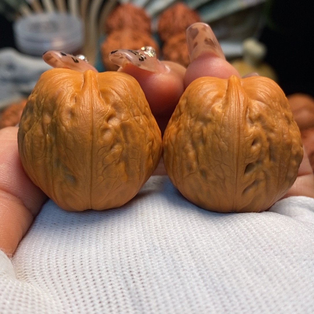 文玩核桃把件至尊蟾