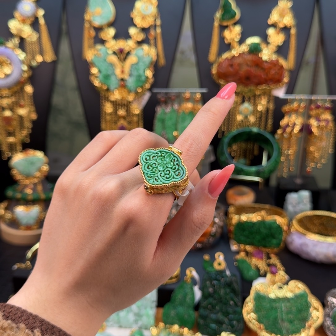 翡翠未镶嵌戒指炸价戒指