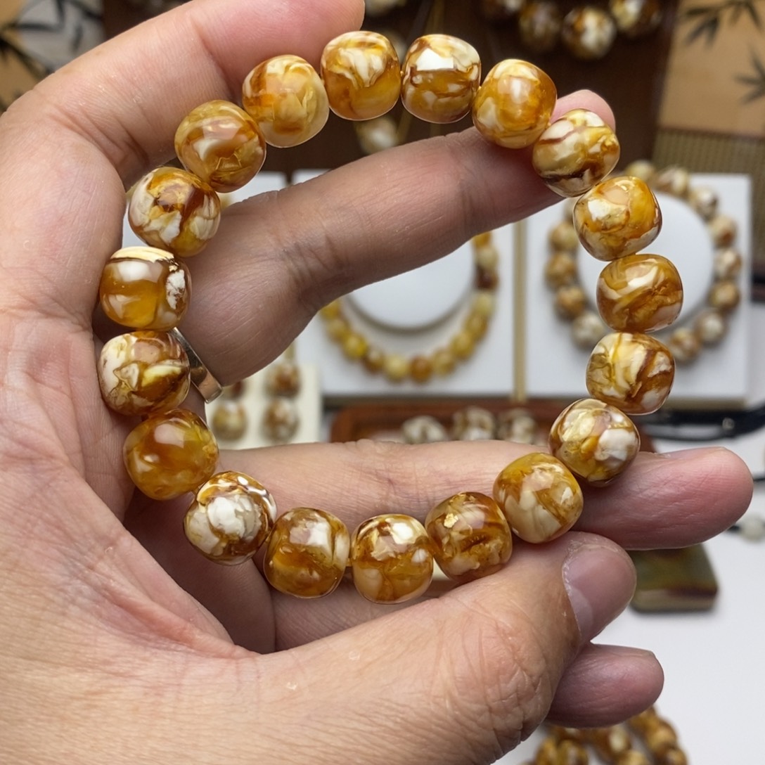 11.5沁色精工老型手串一条