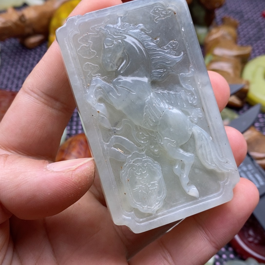 蛇纹石玉颈饰未镶嵌