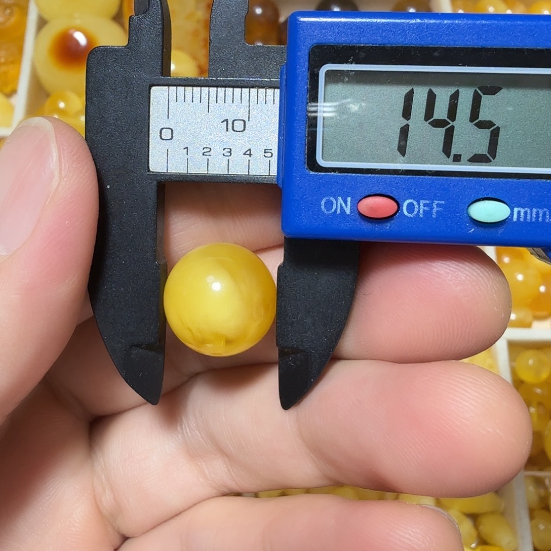 琥珀未镶嵌裸石成品