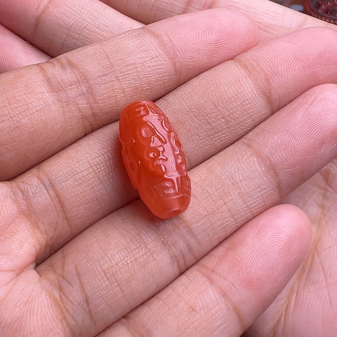 南红玛瑙未镶嵌珠宝奇石六字真言桶珠