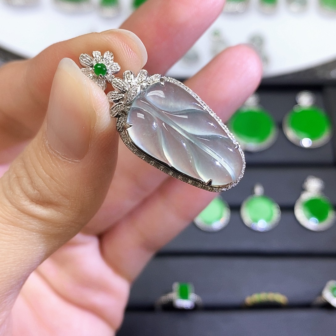 翡翠18K金镶嵌吊坠(不含链)